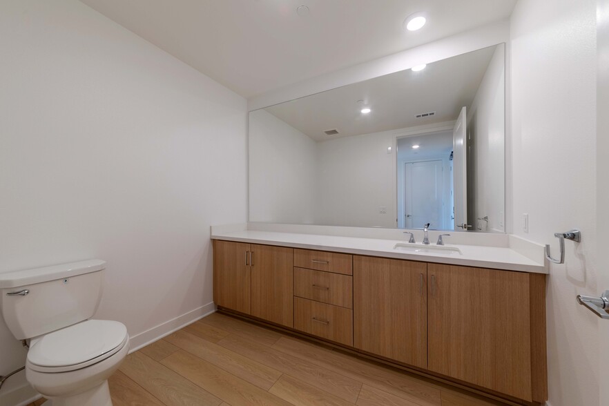 Building Photo - 2207 Rivington
