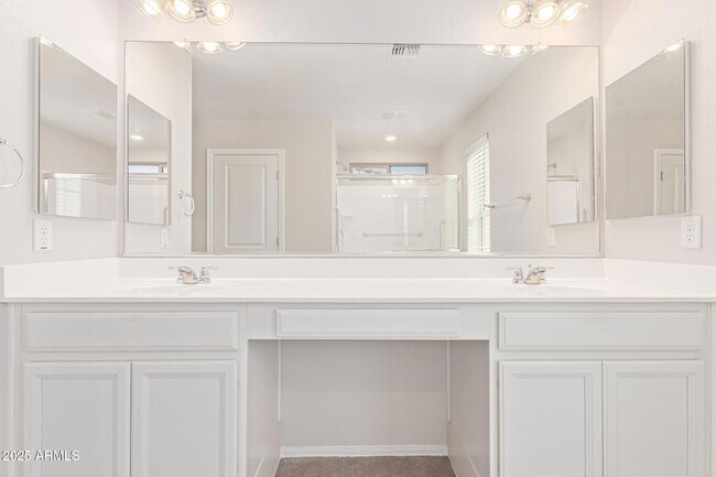 Building Photo - 16648 W Jenan Dr