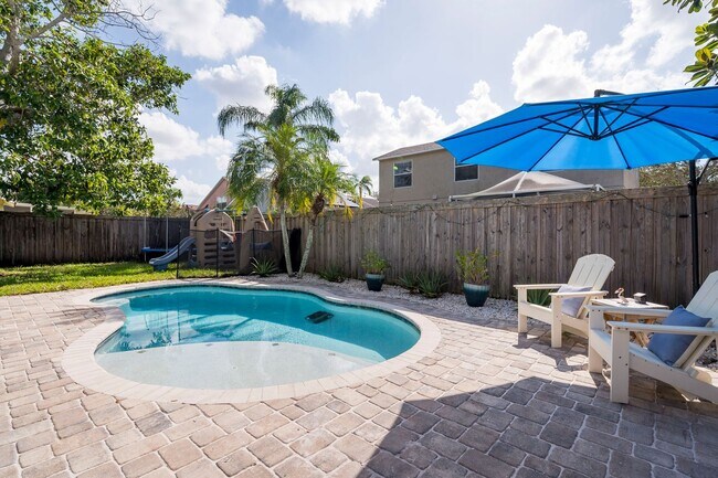 Building Photo - STUNNING 4-BED, 3-BATH HOME WITH SOLAR PANELS IN TAMPA, FL!