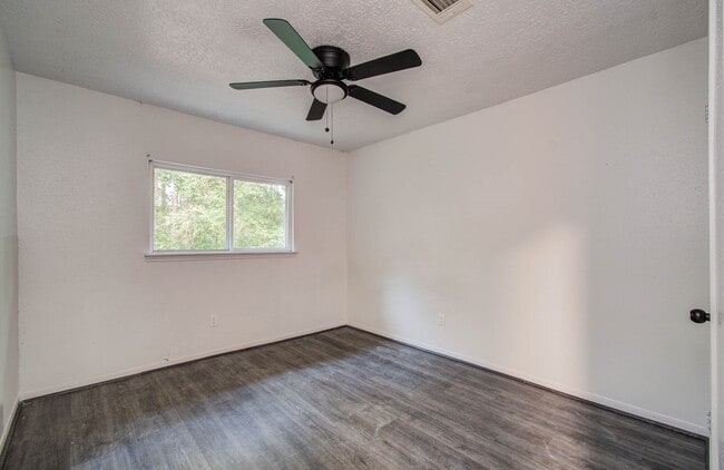 Building Photo - 5006 Village Springs Dr