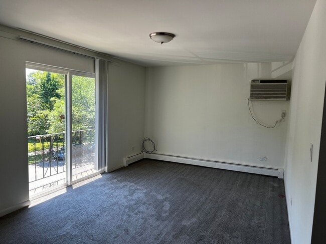 Building Photo - 4036 N California Ave