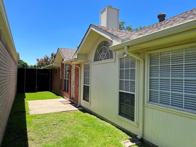 Building Photo - 3013 Foxhollow Dr