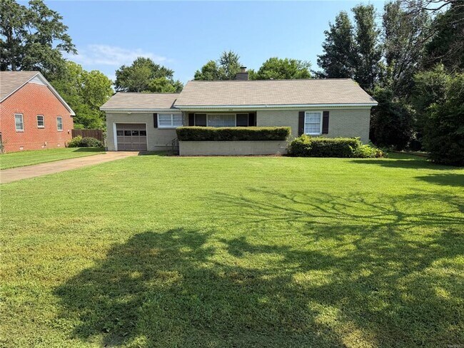 Building Photo - 2781 Ashley Ave