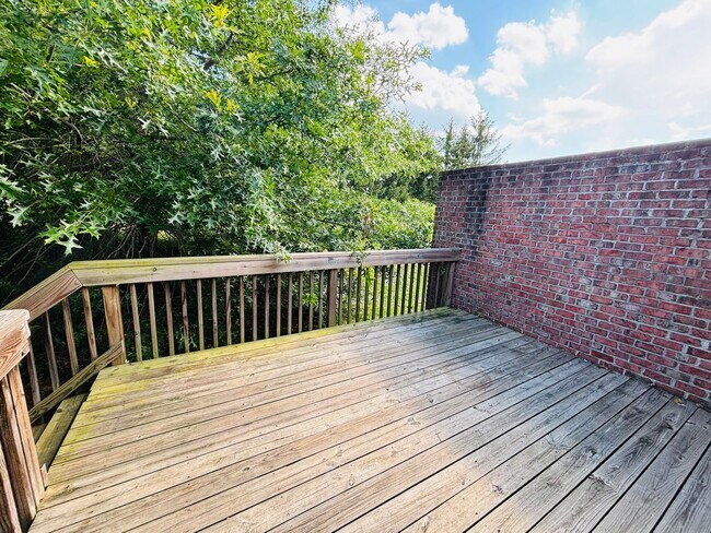 Building Photo - 1030-1060 - Elk Drive