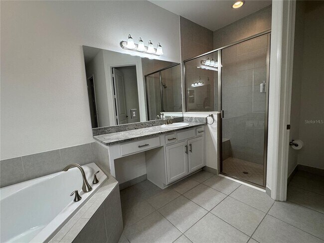 Building Photo - 30788 Lindentree Dr