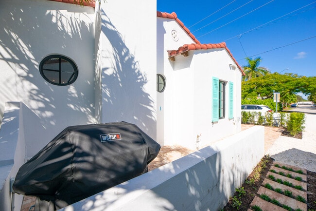 Building Photo - 110 Marine Way