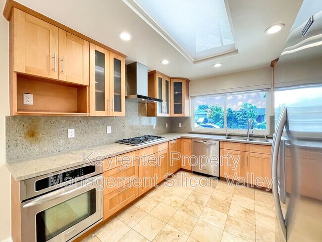 Building Photo - 772 Springwood Dr