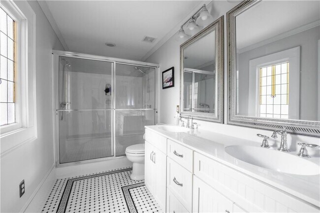 Building Photo - 152 Rivertown Rd