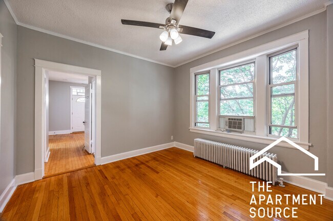 Building Photo - 3219 N Leavitt St