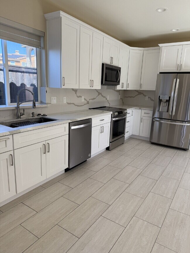 Primary Photo - Beautifully finished 2024 ADU in the Victo...
