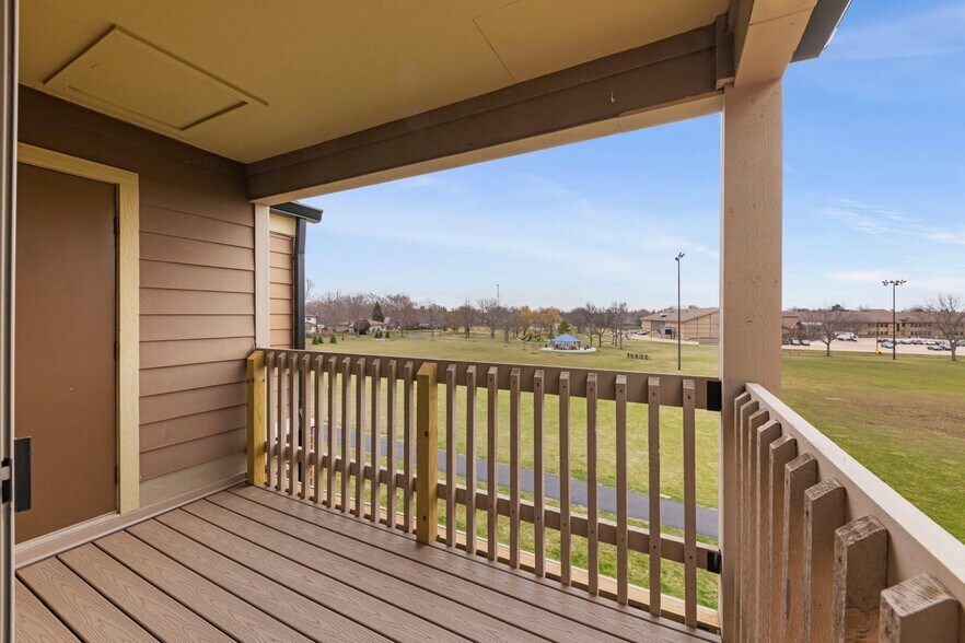 Building Photo - 208 Glengarry Dr