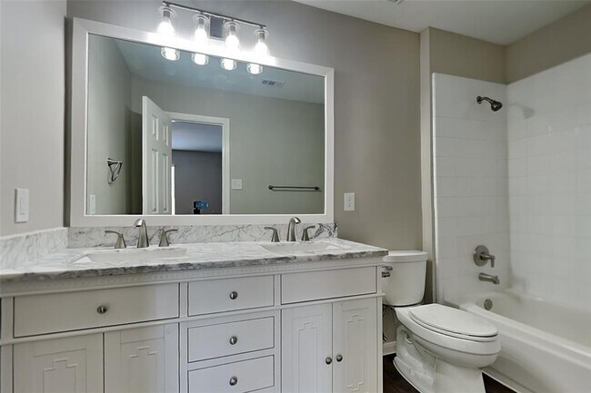 Building Photo - 20822 Heather Grove Ct