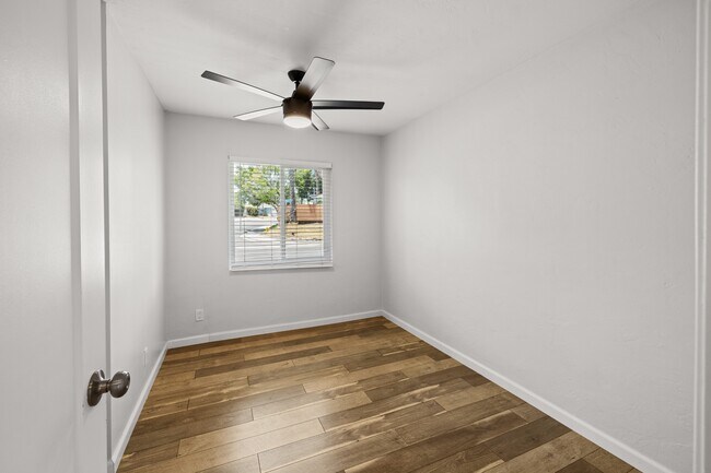 Building Photo - 5139 Ewing St