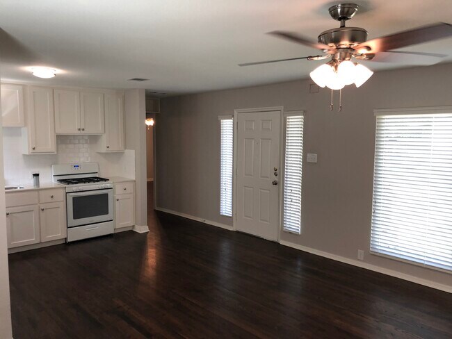 Building Photo - 6017 Sheridan Ave