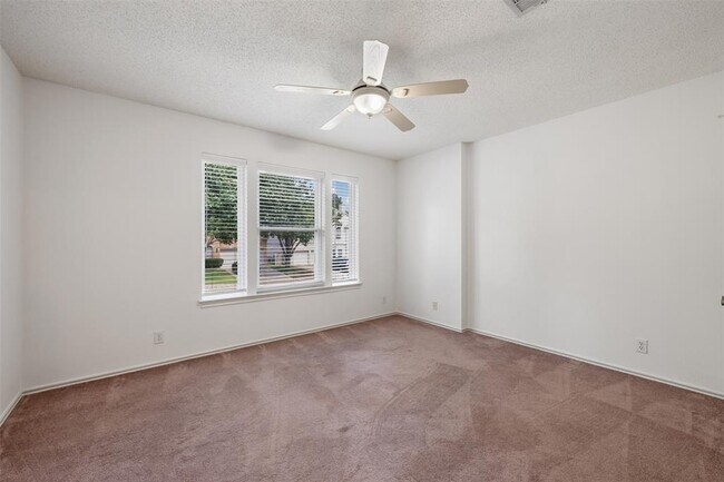 Building Photo - 3635 Flora Vista Loop