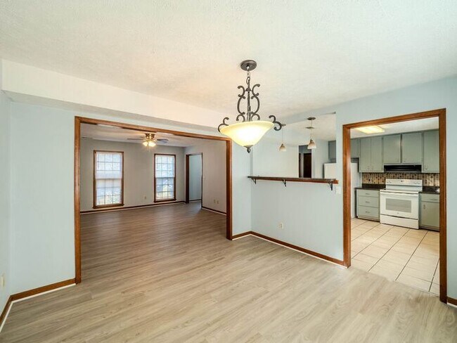 Building Photo - 1479 Millstream Trail NW