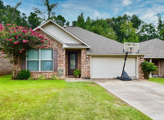 Building Photo - 3 Bed, 2 Bath Home in Ruston