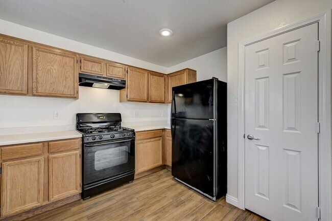 Building Photo - Single-Family Home in a Cul-de-Sac 3BD/2.5BA – Freshly Updated & Move-In Ready!