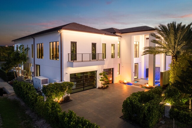 Building Photo - 2934 NE 8th Ave