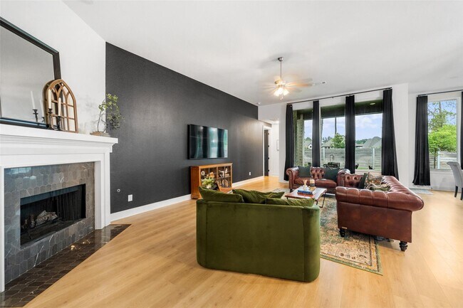 Building Photo - 15040 Berry Brk Dr