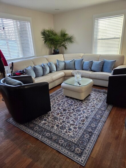 Building Photo - 240 7th Ave