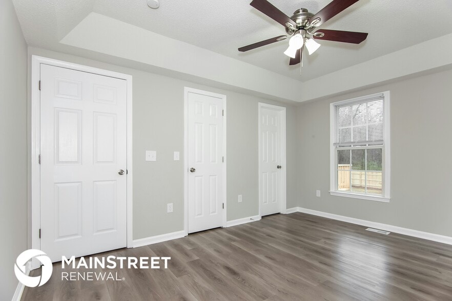 Building Photo - 1367 Hidden Valley Dr