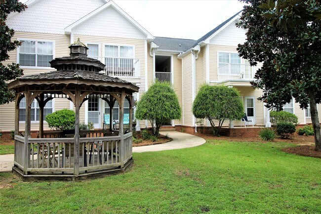 Building Photo - Updated Furnished Condo in Niceville!