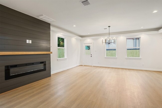 Building Photo - 884 Prosper St