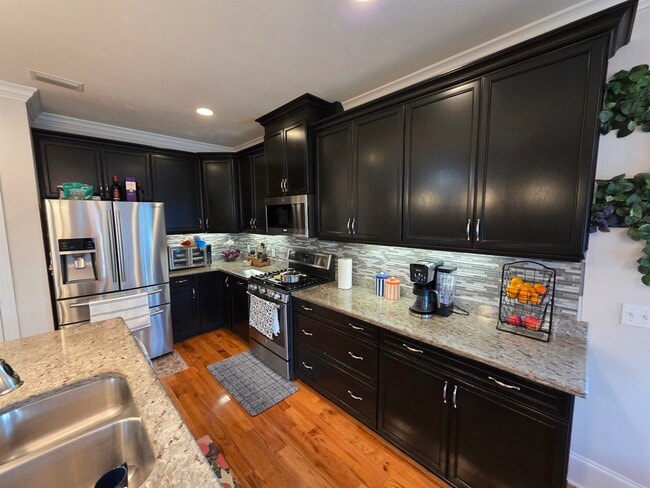 Building Photo - 2521 Lantana Ln