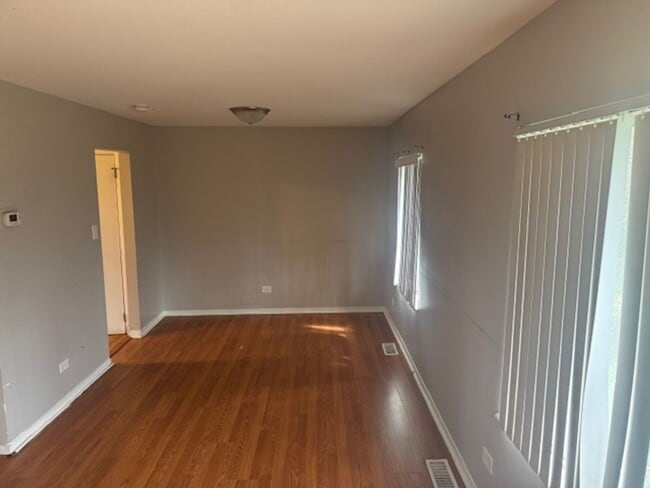 Building Photo - Available Now – 4 Bed, 2 Bath