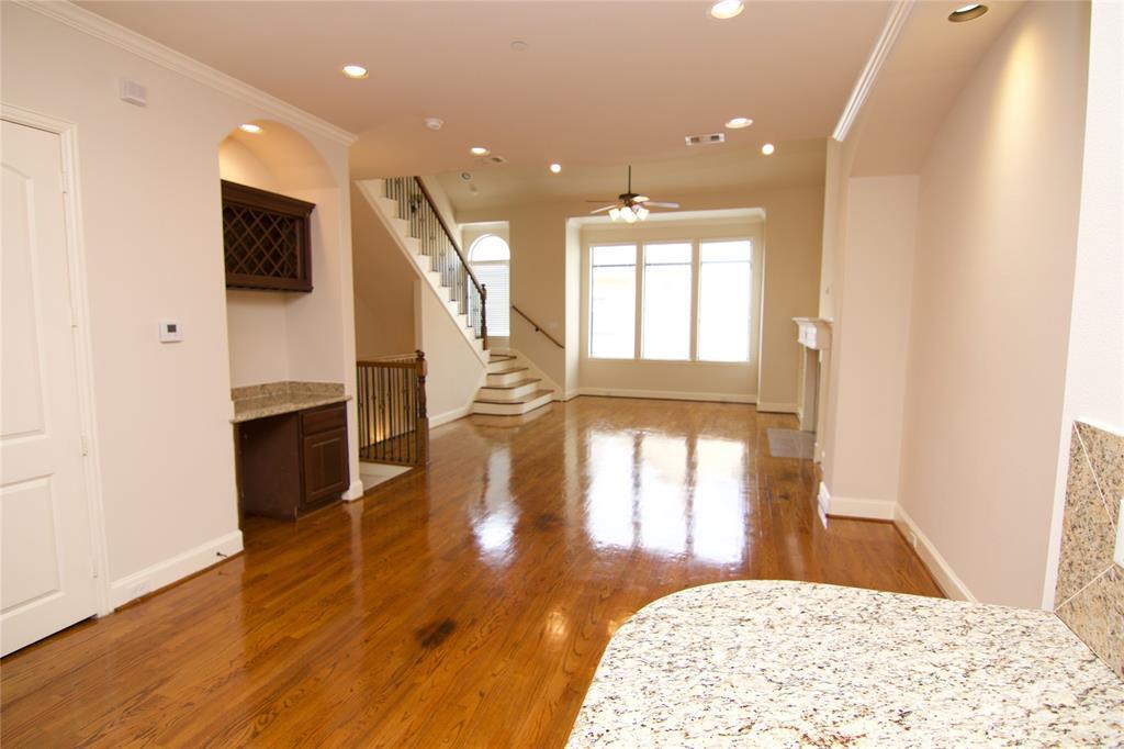 Building Photo - 6353 Richmond Ave