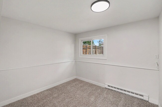Building Photo - 8204 Hallett Ct