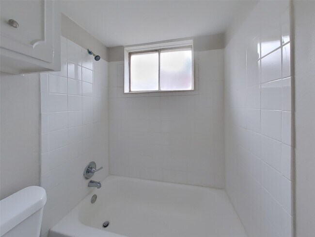 Building Photo - 9007 Gauguin Dr