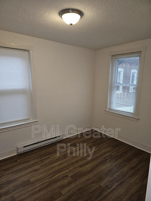 Building Photo - 2334 Orthodox St