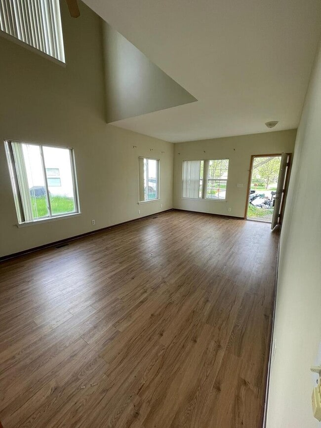 Building Photo - 14238 S Newberg Ct