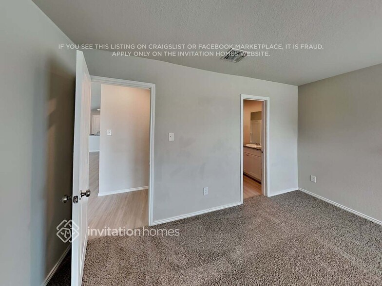 Building Photo - 7411 Avila Vis