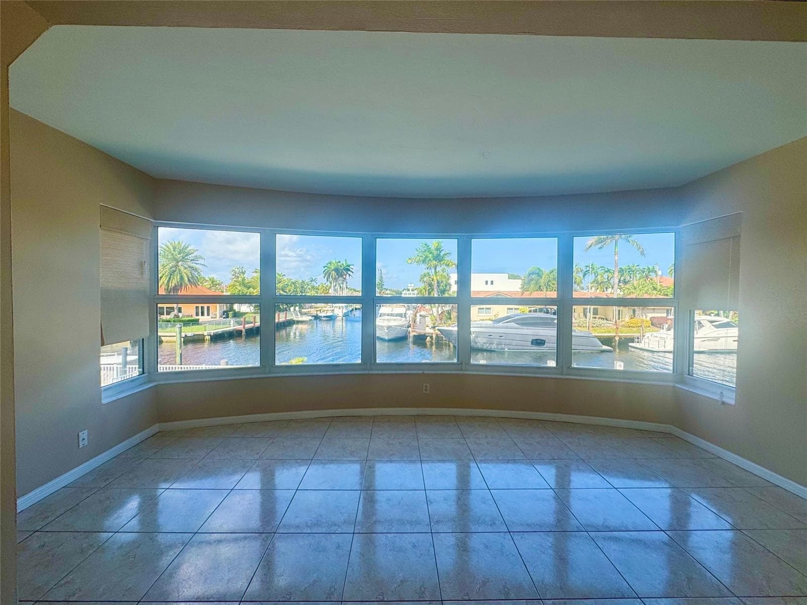 Building Photo - 3111 NE 51st St