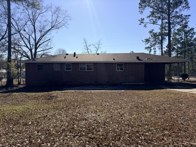 Building Photo - 1920 Charlton Dr