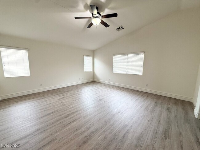 Building Photo - 9748 Waukegan Ave