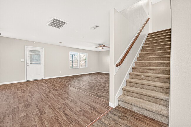 Building Photo - 2030 Stonework Ln