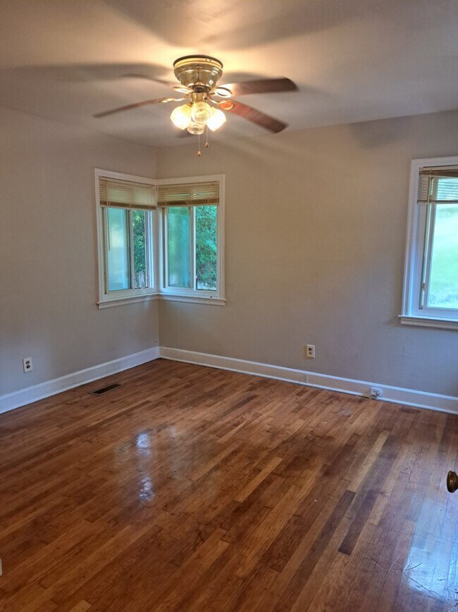 Building Photo - 813 46th St Ensley