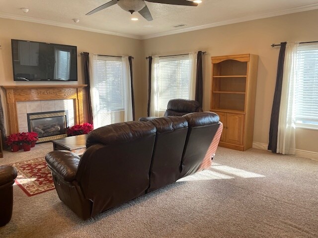 Family Room - 3911 W Monson Pl