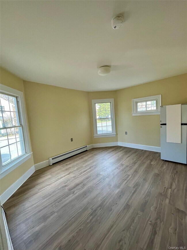 Building Photo - 46 E Market St