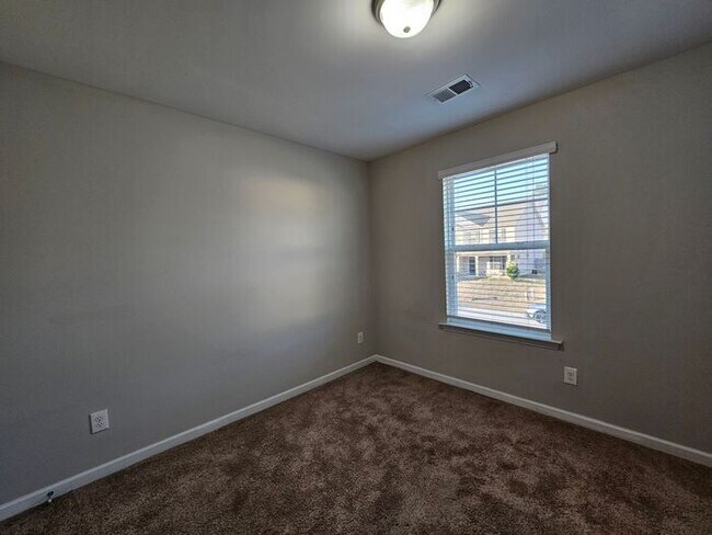 Building Photo - 513 Colony Lakes Dr