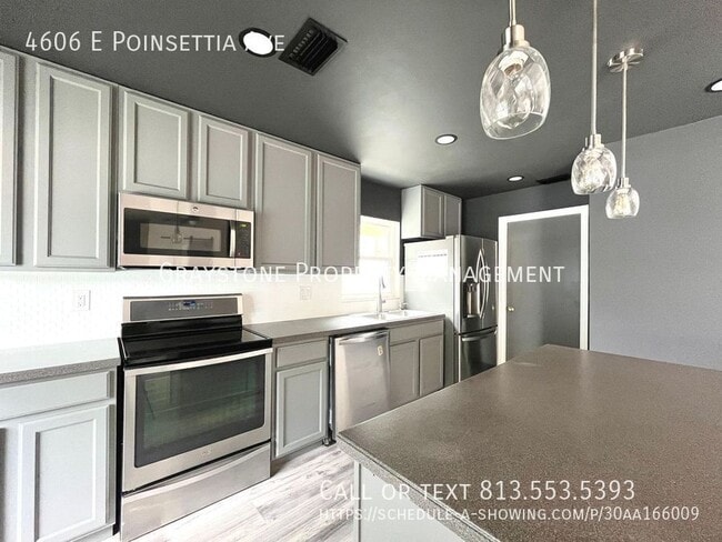 Building Photo - 4606 E Poinsettia Ave
