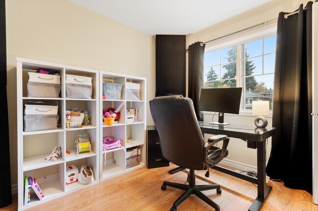 Building Photo - 22202 68th Pl West