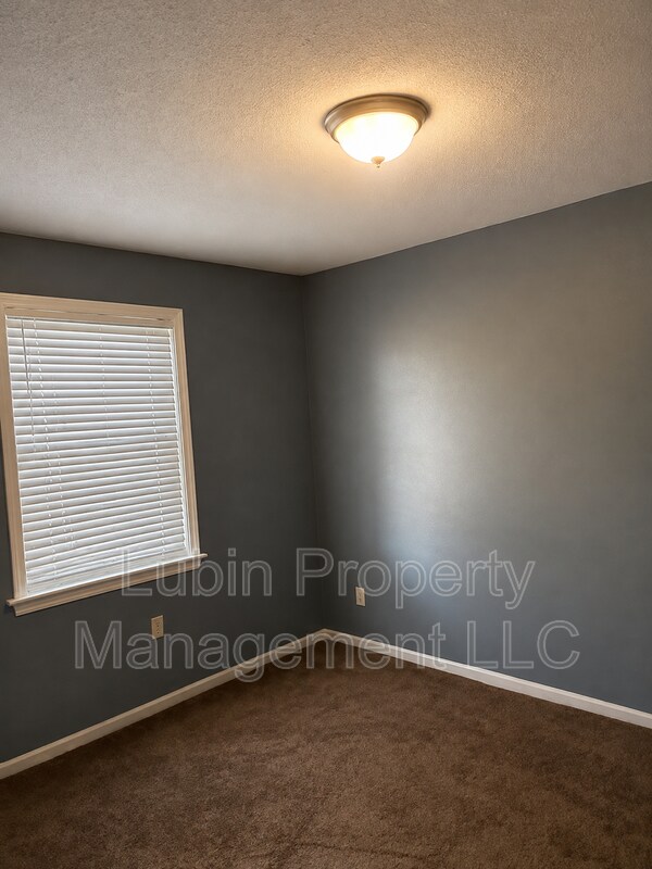Building Photo - 2883 Coach Dr