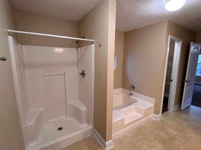 Building Photo - 5654 Colinas Verde Dr