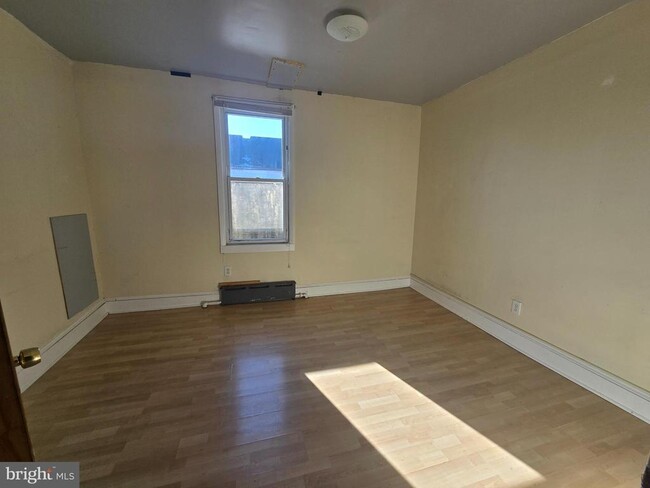 Building Photo - 212 S 45th St