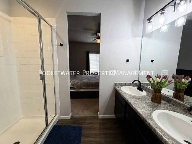 Building Photo - 1115 Sherman Dr